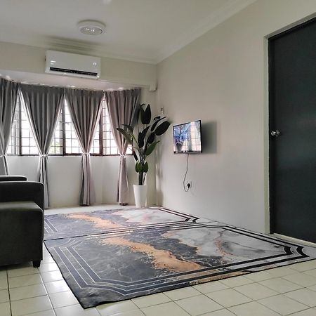 Nur Homestay Permai Damansara Damai เปอตาลิงจายา ภายนอก รูปภาพ