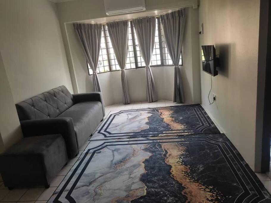 Nur Homestay Permai Damansara Damai เปอตาลิงจายา ภายนอก รูปภาพ